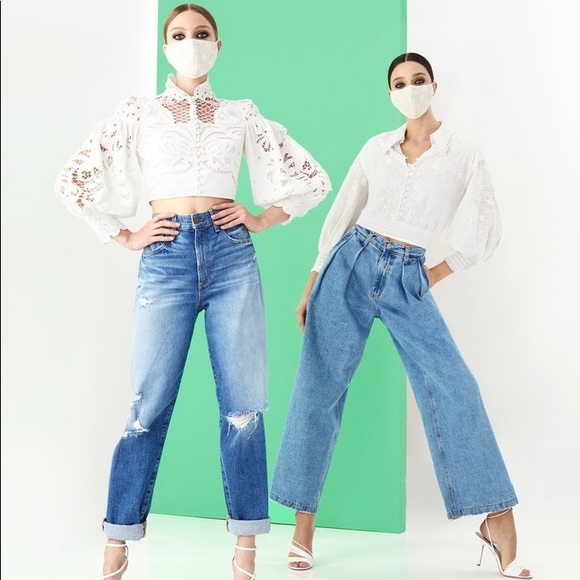 ALICE + OLIVIA Onella Embroidered Button Front Top - Picture 6 of 10